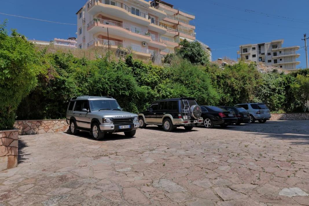 Blue Heaven Hotel Sarandë エクステリア 写真