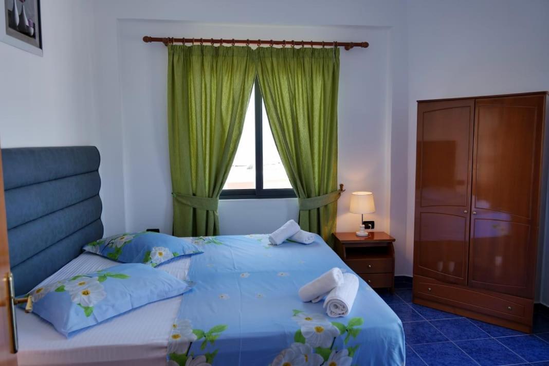 Blue Heaven Hotel Sarandë エクステリア 写真