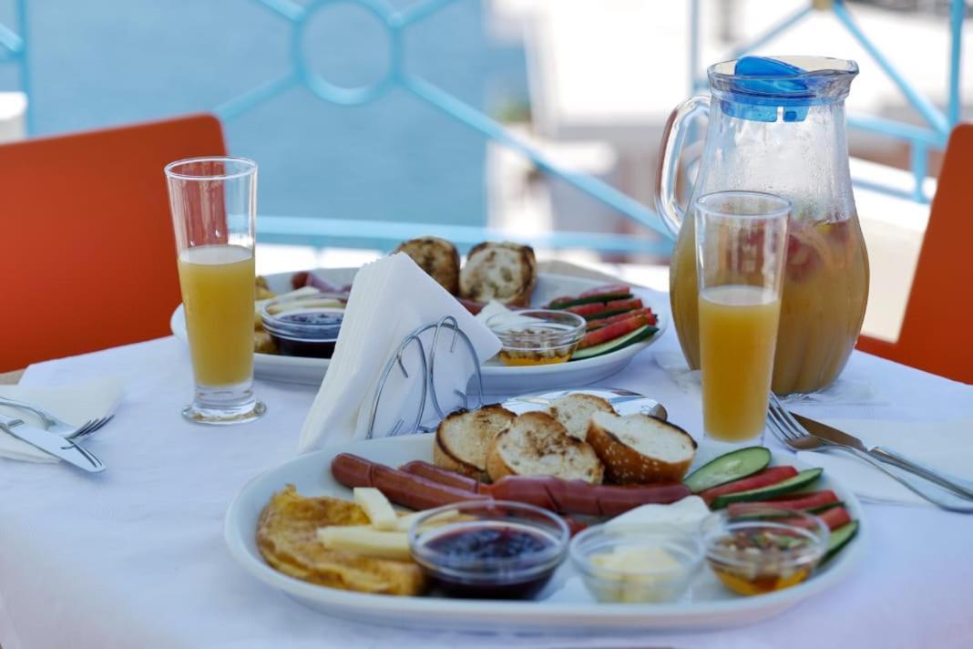 Blue Heaven Hotel Sarandë エクステリア 写真