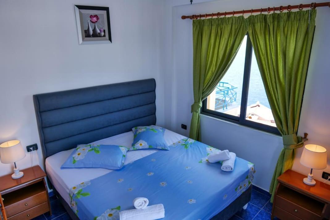 Blue Heaven Hotel Sarandë エクステリア 写真