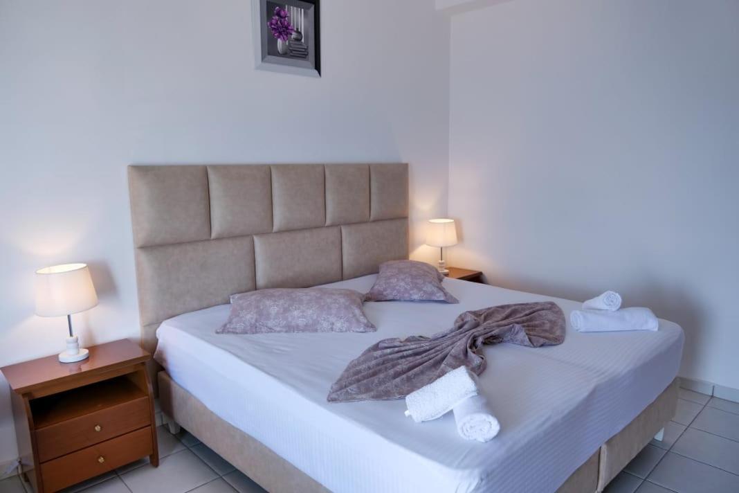Blue Heaven Hotel Sarandë エクステリア 写真