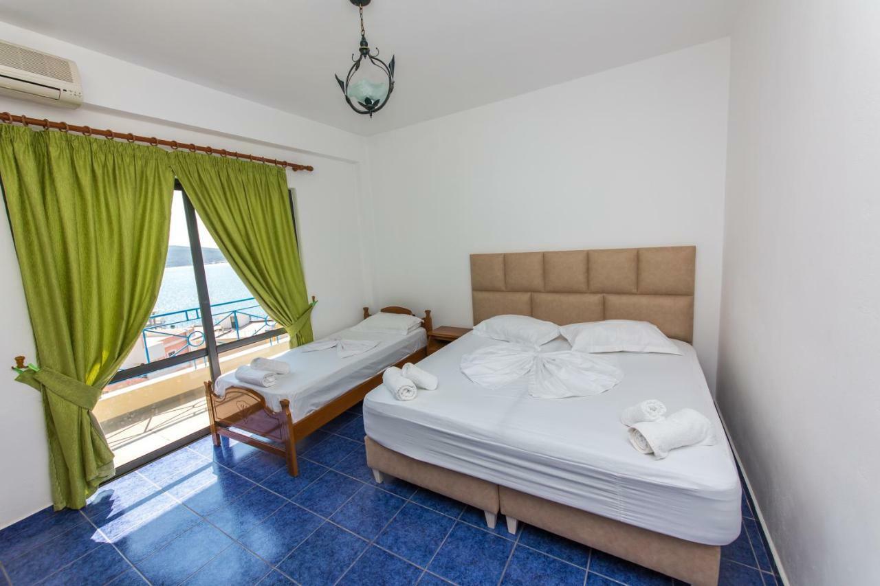 Blue Heaven Hotel Sarandë エクステリア 写真